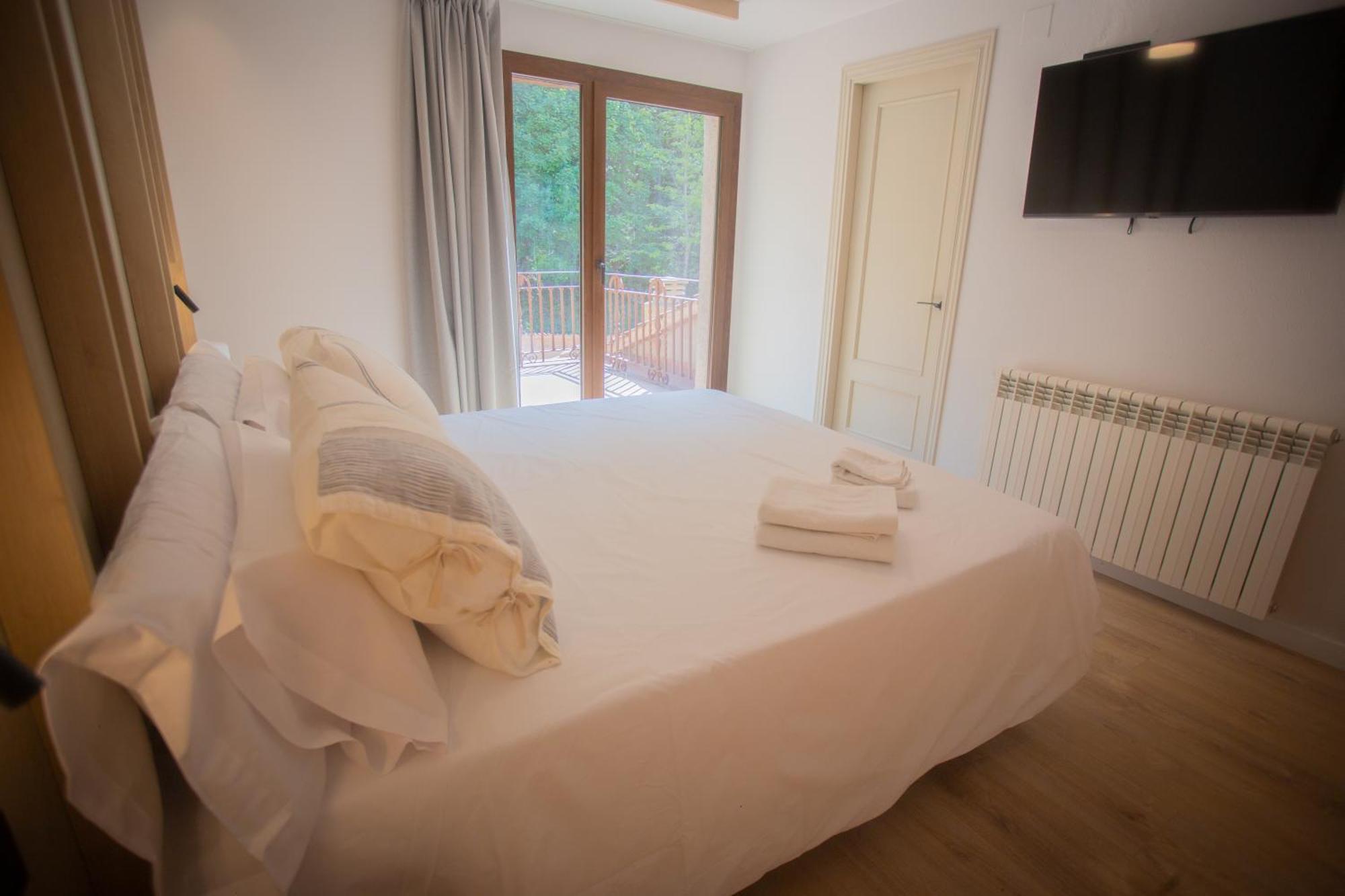 L'Indret Del Pedraforca Adults Only Hotel Saldes Exterior photo